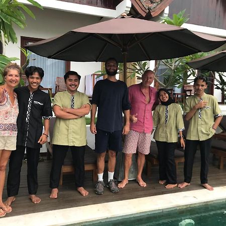 The Local Are Guling Villa Kuta  Bagian luar foto